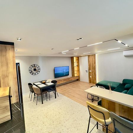 Soinn'S Apartament Тирана Екстериор снимка