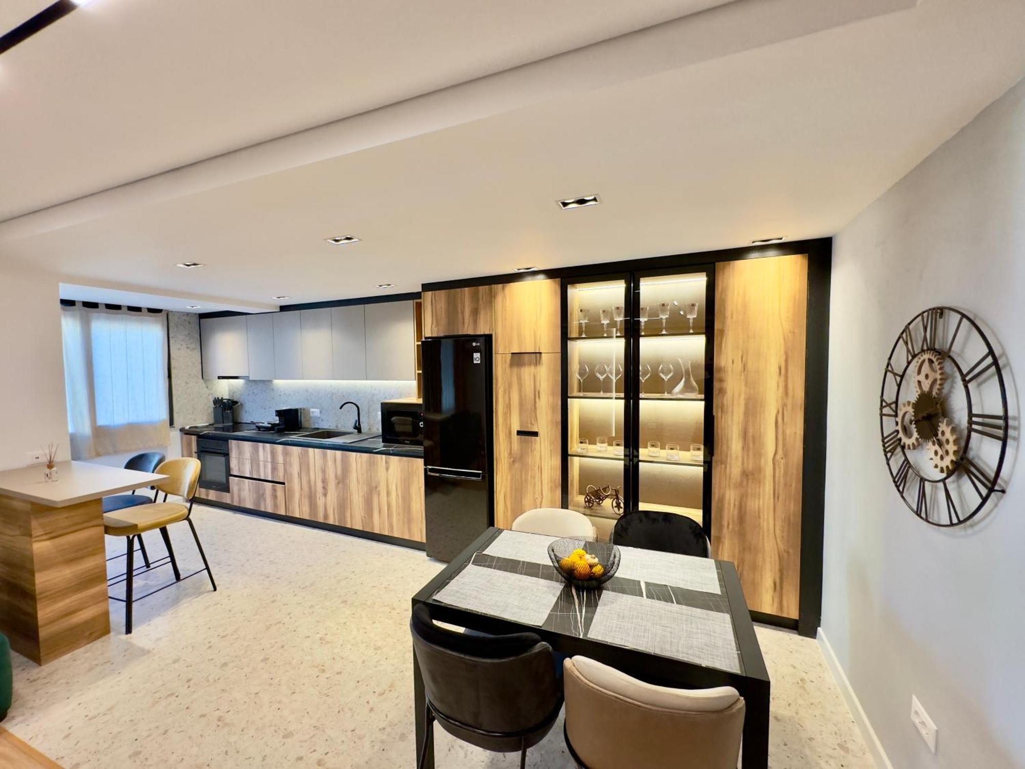 Soinn'S Apartament Тирана Екстериор снимка