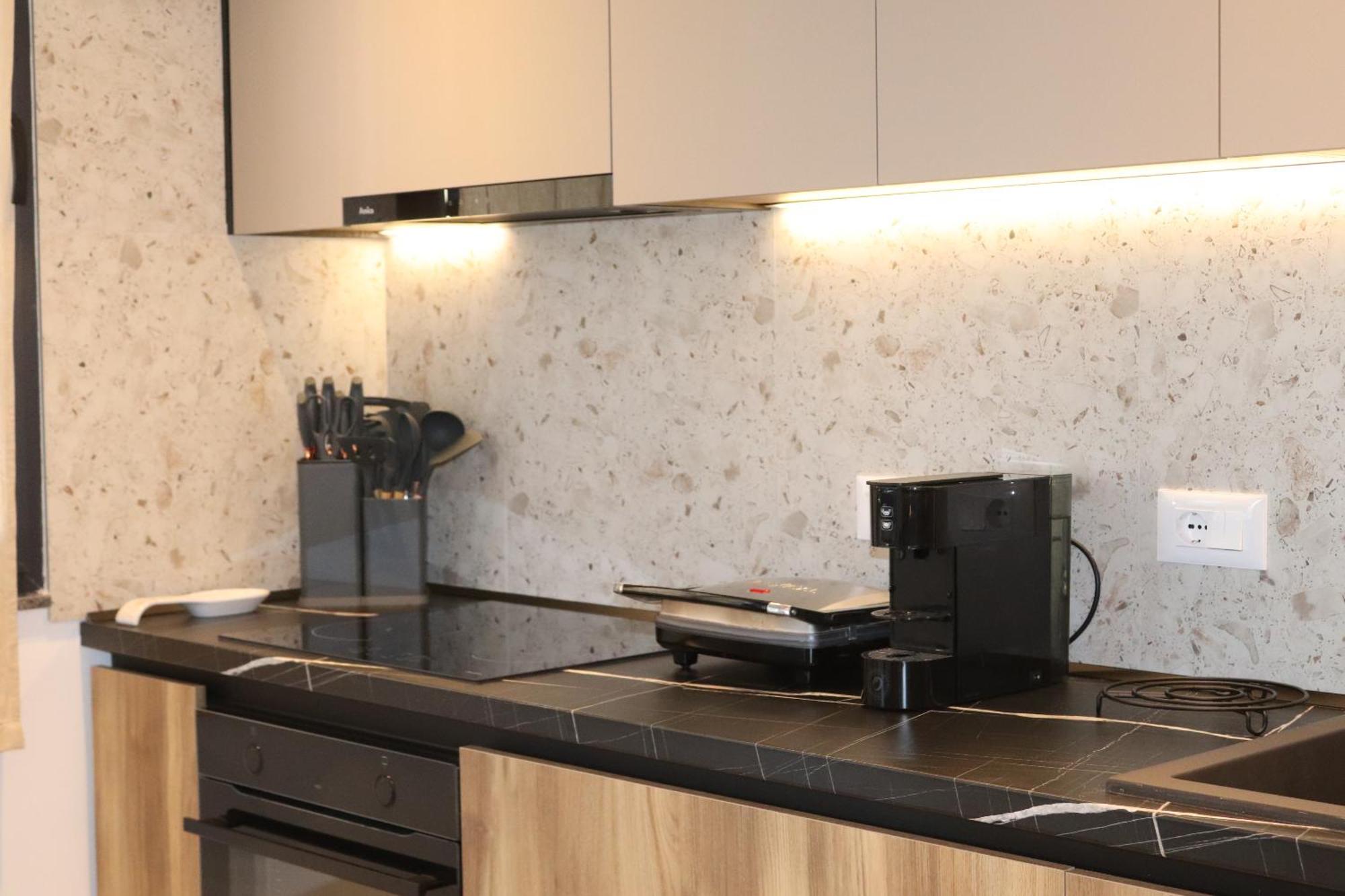 Soinn'S Apartament Тирана Екстериор снимка